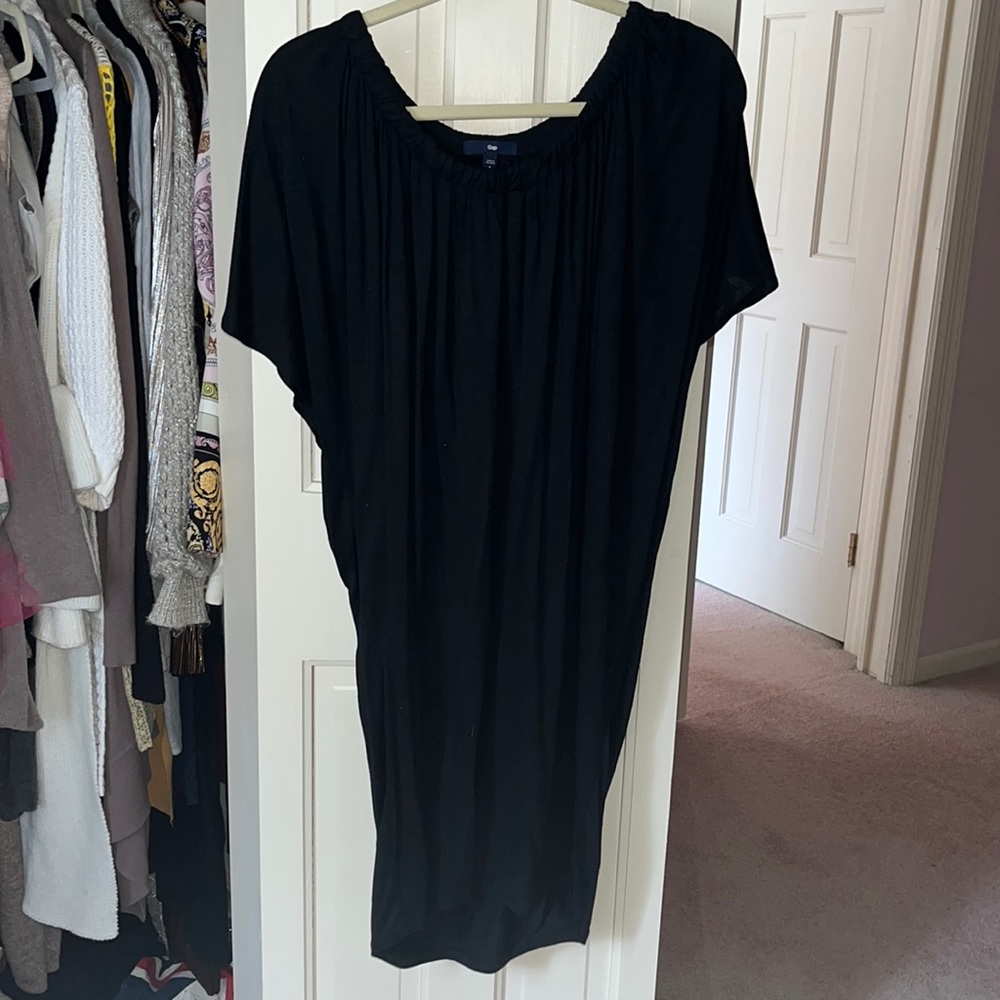 Simple black easy to wear t shirt dress with ruching